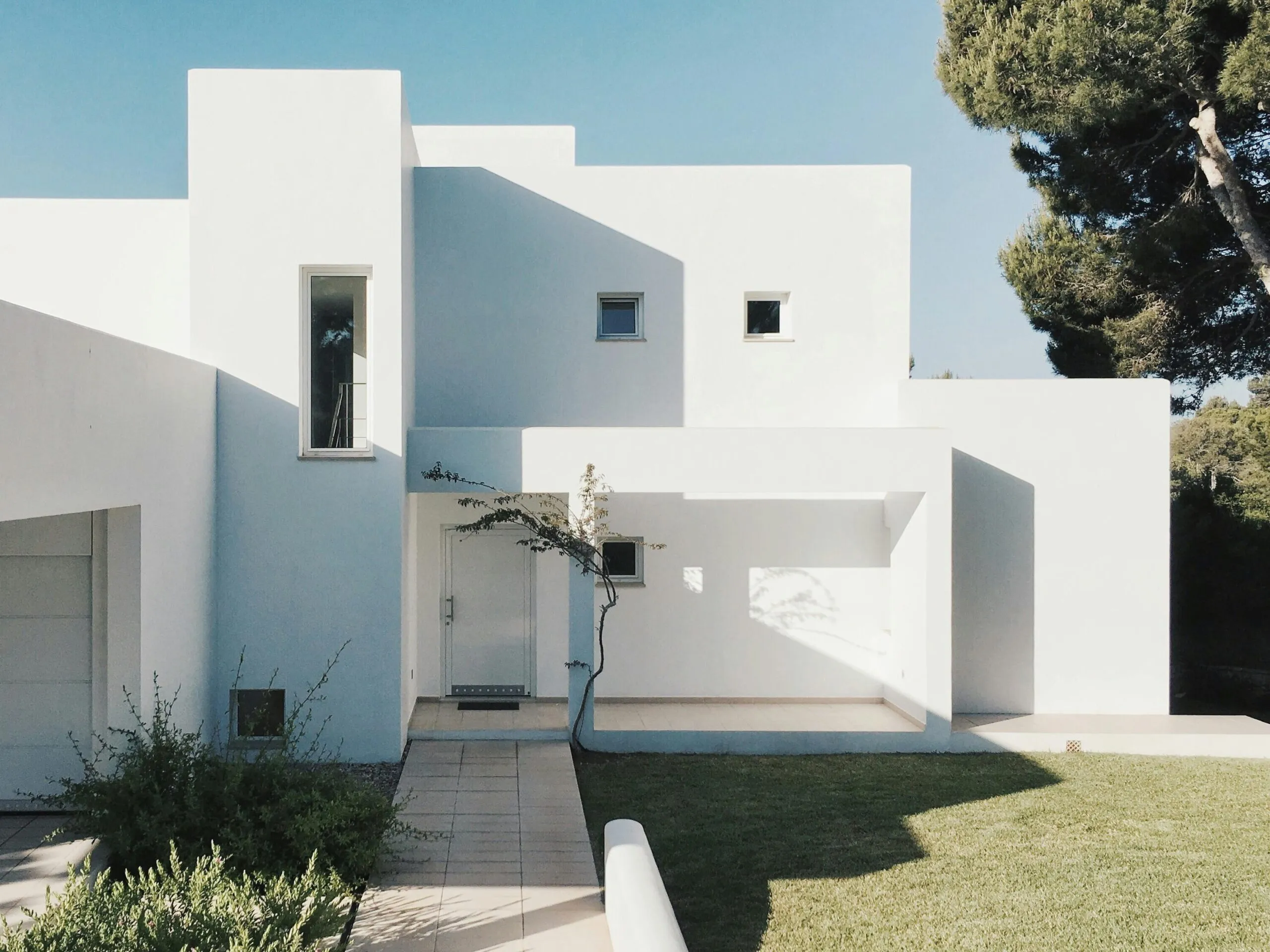 Minimalismo no design de interiores: impacto e práticas