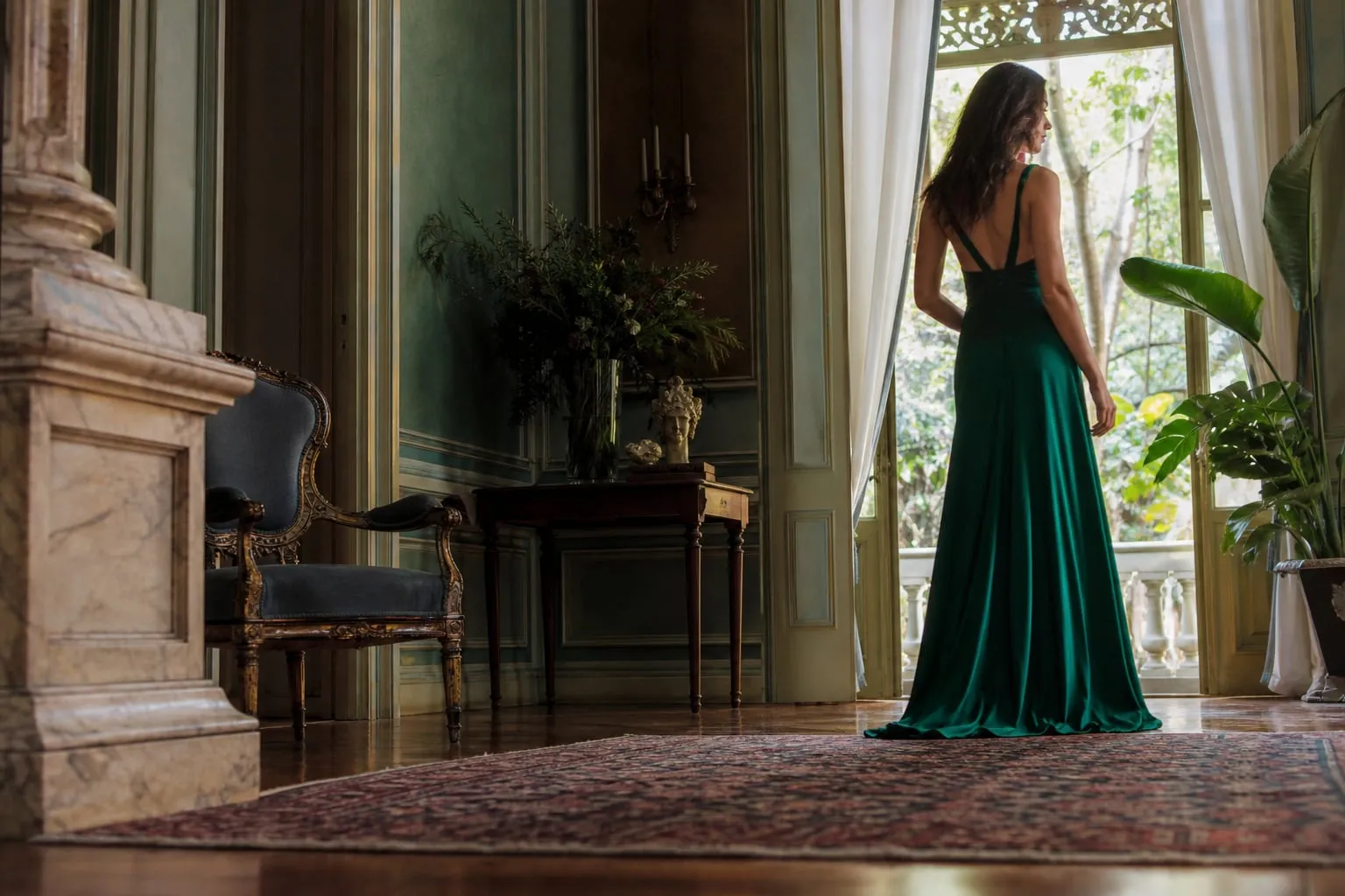 Editorais de moda sustentável em mansões históricas